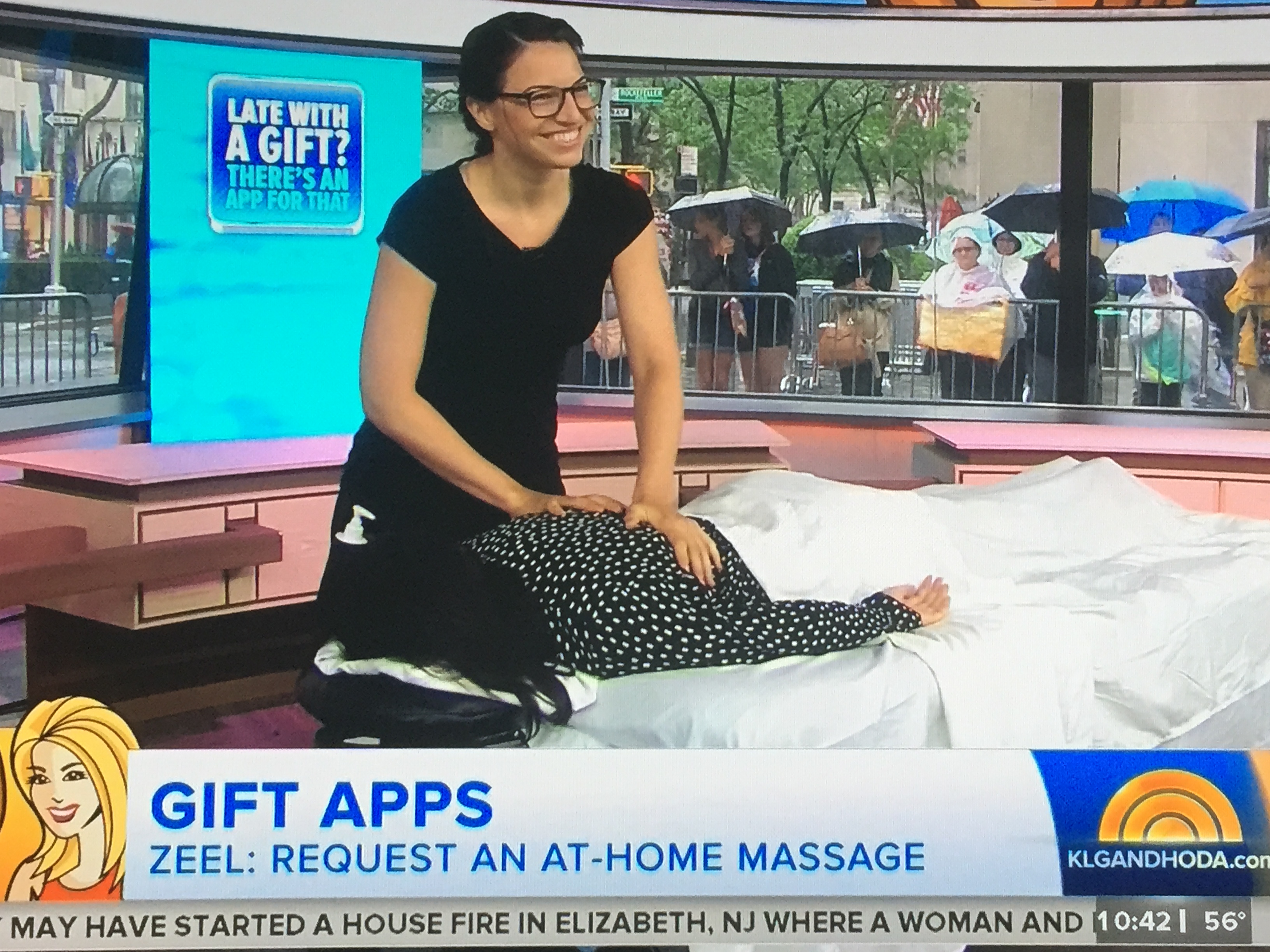 Gifts on the go: These apps deliver presents on demand